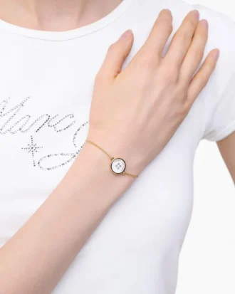 Das Knopfkettenarmband