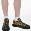Der bedruckte Canvas-Sneaker Der bedruckte Canvas-Sneaker