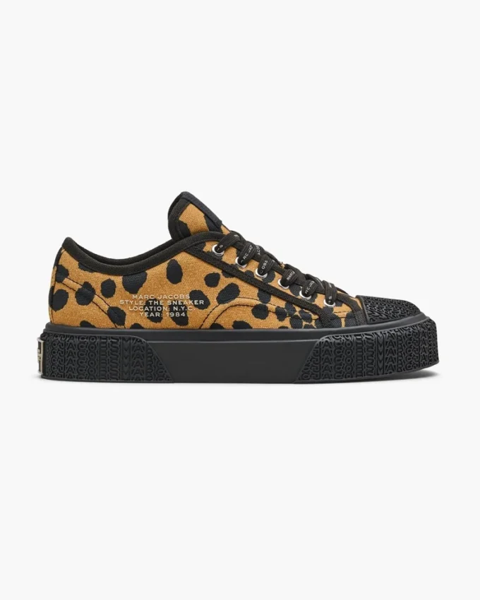 Der bedruckte Canvas-Sneaker Der bedruckte Canvas-Sneaker
