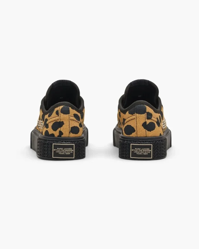 Der bedruckte Canvas-Sneaker Der bedruckte Canvas-Sneaker