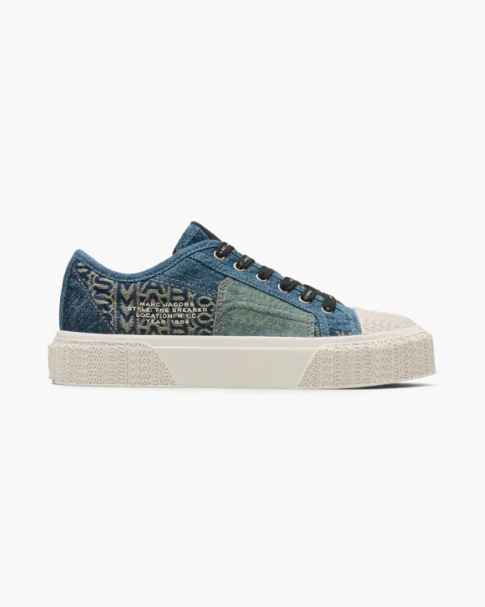 Der dekonstruierte Denim-Sneaker Der dekonstruierte Denim-Sneaker