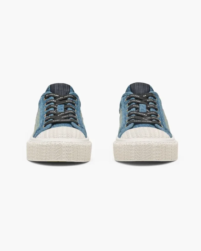 Der dekonstruierte Denim-Sneaker Der dekonstruierte Denim-Sneaker