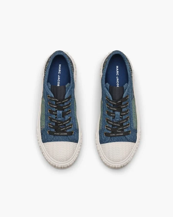 Der dekonstruierte Denim-Sneaker Der dekonstruierte Denim-Sneaker