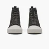 Der High-Top-Sneaker Der High-Top-Sneaker