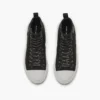 Der High-Top-Sneaker Der High-Top-Sneaker