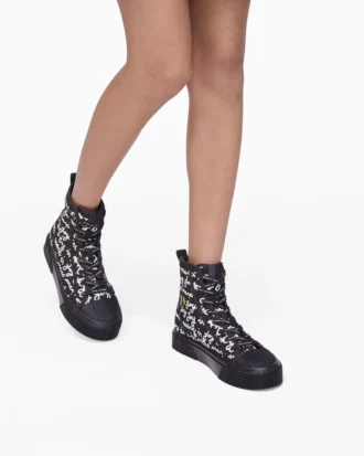 Der Marc Is Joy Canvas Sneaker