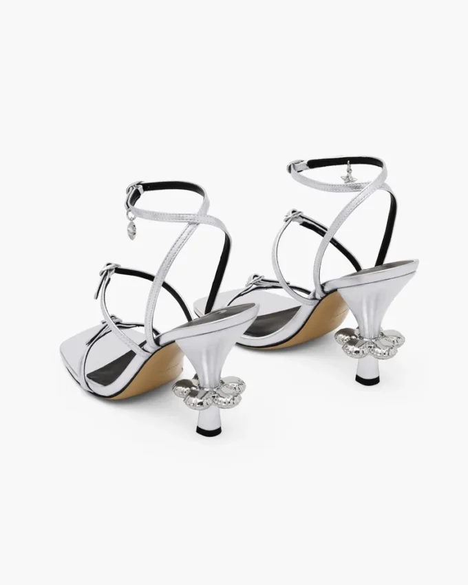 Der Metallic-Leder-Daisy-Absatz