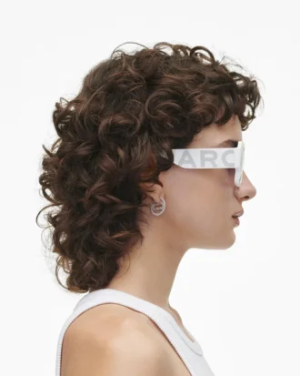 Die auffällige Logo-Sonnenbrille mit quadratischen Spiegelgläsern