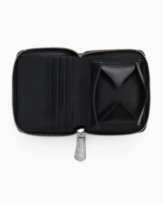 Die beschichtete, glitzernde, schlanke Kompaktbrieftasche für den Alltag