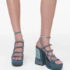 Die dekonstruierte Denim-Kiki-Plateausandale Die dekonstruierte Denim-Kiki-Plateausandale