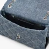 Die gesteppte Denim-Umhängetasche mit zwei Tragevarianten