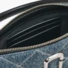 Die gesteppte Denim-Umhängetasche „The Snapshot Convertible”