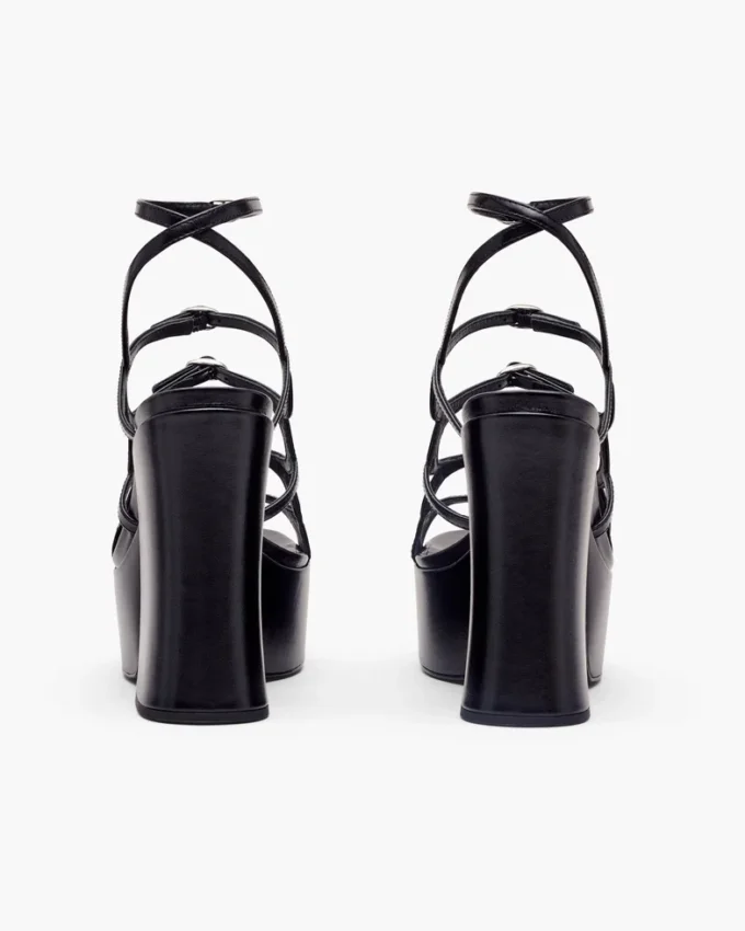 Die Kiki-Plateausandale Die Kiki-Plateausandale