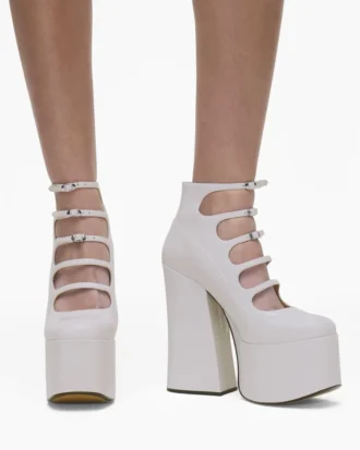 Die Kiki-Stiefelette aus Lackleder