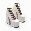 Die Kiki-Stiefelette aus Lackleder Die Kiki-Stiefelette aus Lackleder
