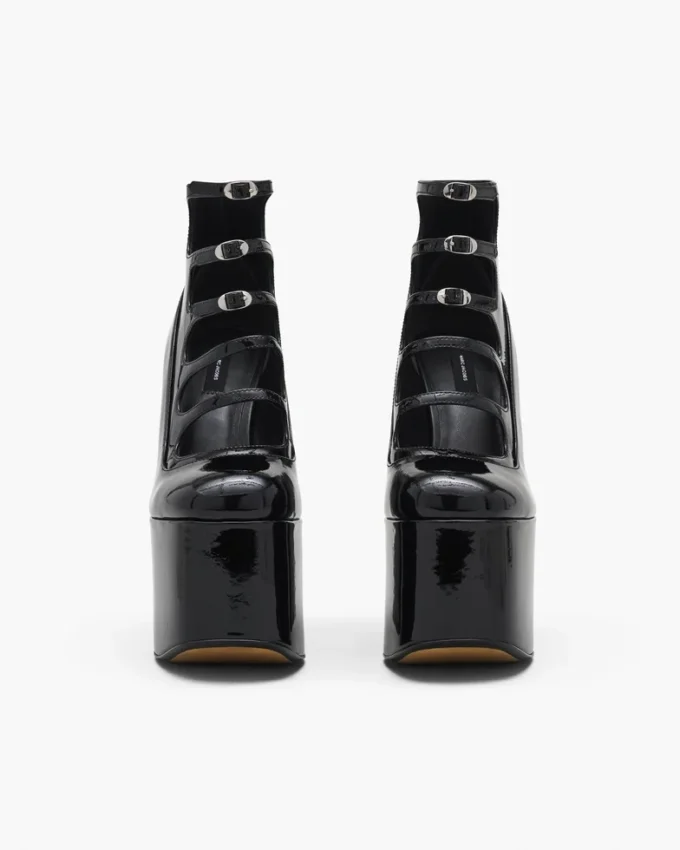 Die Kiki-Stiefelette aus Lackleder Die Kiki-Stiefelette aus Lackleder
