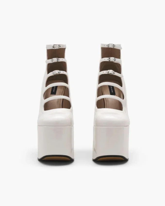 Die Kiki-Stiefelette aus Lackleder Die Kiki-Stiefelette aus Lackleder