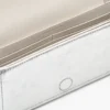 Die Mini-Tasche aus Metallic-Leder mit Kette Die Mini-Tasche aus Metallic-Leder mit Kette