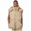 Die Oversized-Daunenweste