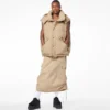Die Oversized-Daunenweste