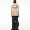 Die Oversized-Daunenweste
