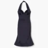 Figurbetontes Satin-Halterkleid