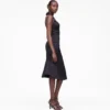 Figurbetontes Satin-Halterkleid