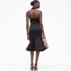 Figurbetontes Satin-Halterkleid