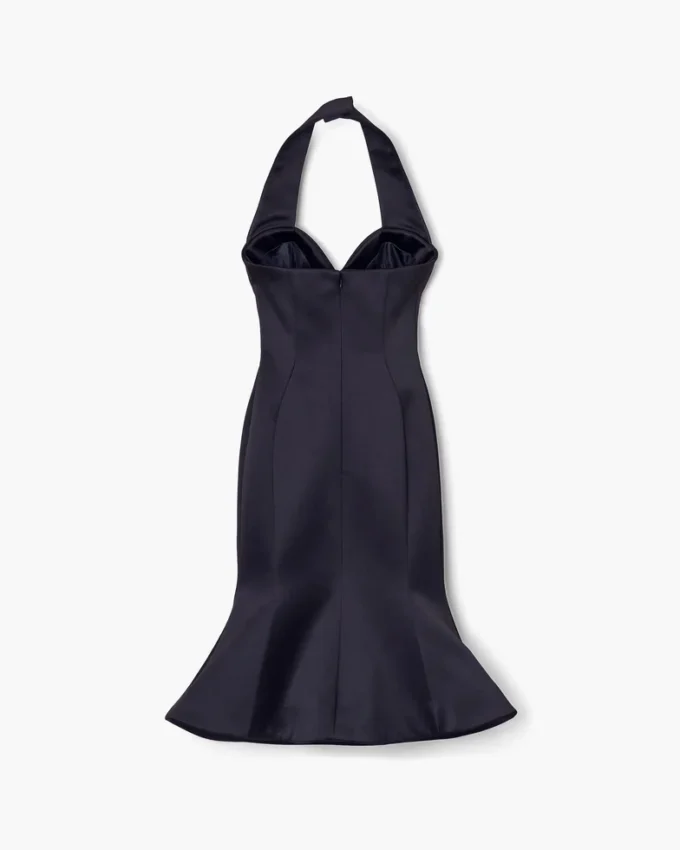 Figurbetontes Satin-Halterkleid