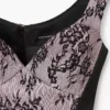 Geformtes Spitzenkleid