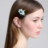 Haarspange mit aufgeblähter Blume