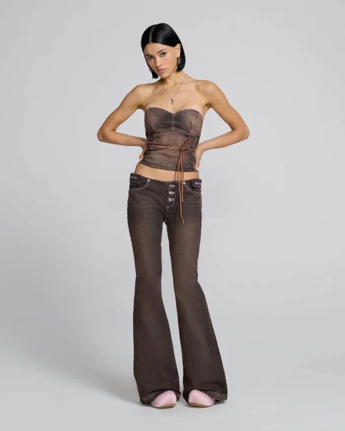 Jeans mit abnehmbarem Bund und ausgestelltem Bein