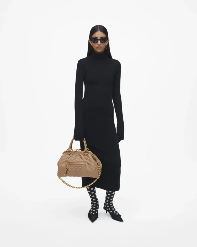 Neuauflage der gesteppten Leder-Stam-Tasche Neuauflage der gesteppten Leder-Stam-Tasche
