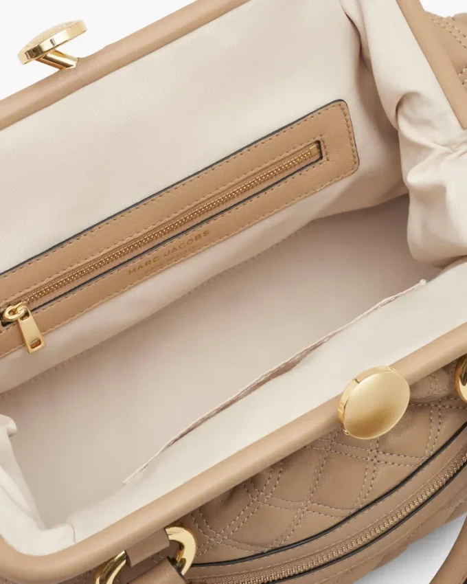 Neuauflage der gesteppten Leder-Stam-Tasche Neuauflage der gesteppten Leder-Stam-Tasche