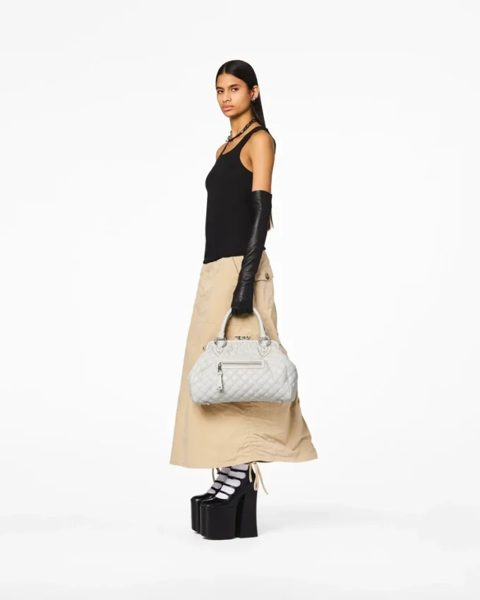 Neuauflage der gesteppten Leder-Stam-Tasche Neuauflage der gesteppten Leder-Stam-Tasche