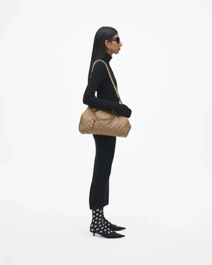 Neuauflage der gesteppten Leder-Stam-Tasche Neuauflage der gesteppten Leder-Stam-Tasche