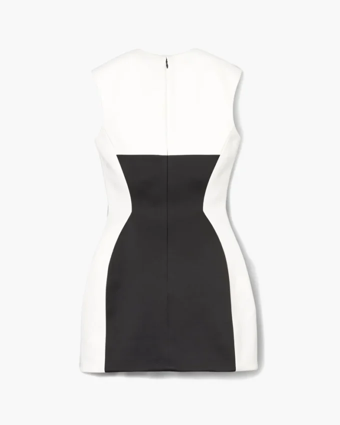 Satin-Kleid mit Nähten