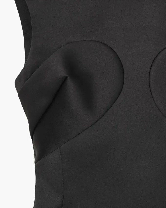 Satin-Kleid mit Nähten Satin-Kleid mit Nähten