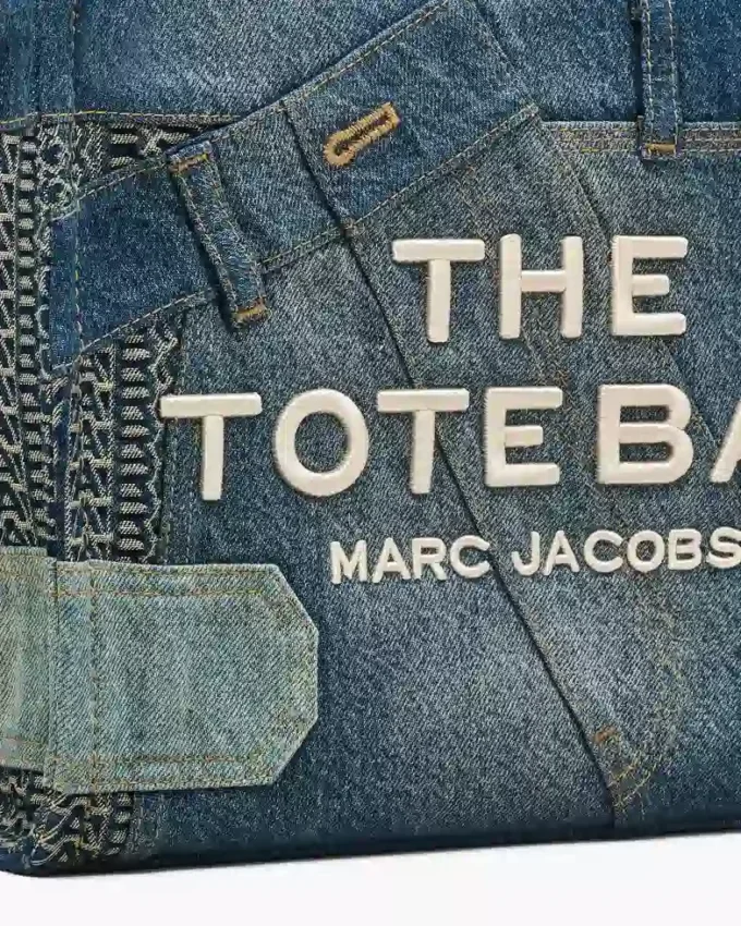 The dekonstruierte mittelgroße Denim-Tote Bag
