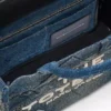 The dekonstruierte mittelgroße Denim-Tote Bag