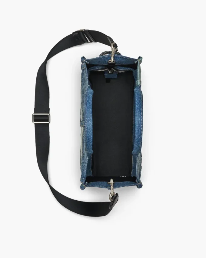 The dekonstruierte mittelgroße Denim-Tote Bag