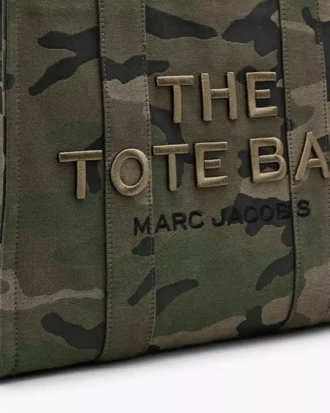 The large Tote Bag from Camouflage Jacquard The large Tote Bag from Camouflage Jacquard