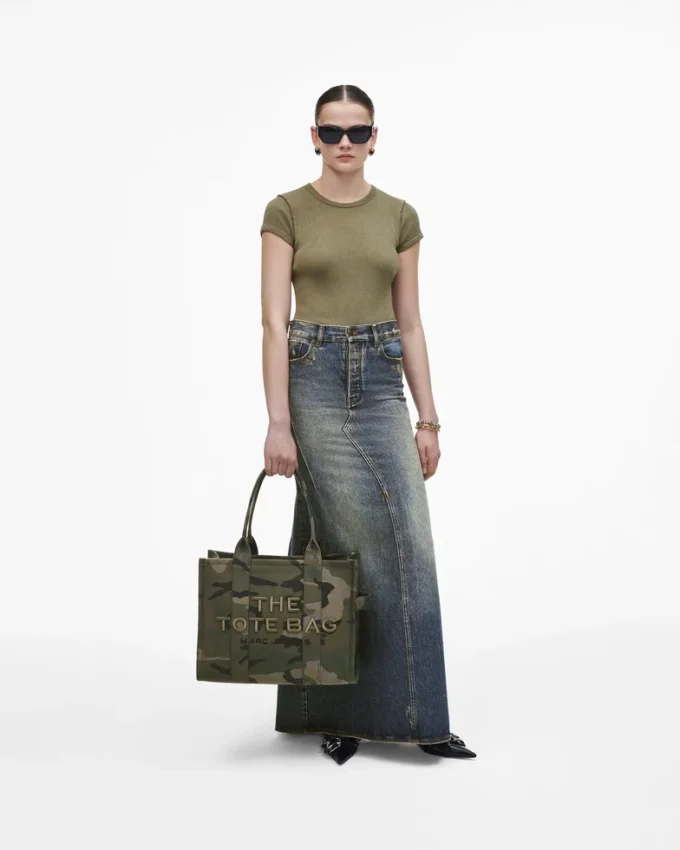 The large Tote Bag from Camouflage Jacquard The large Tote Bag from Camouflage Jacquard