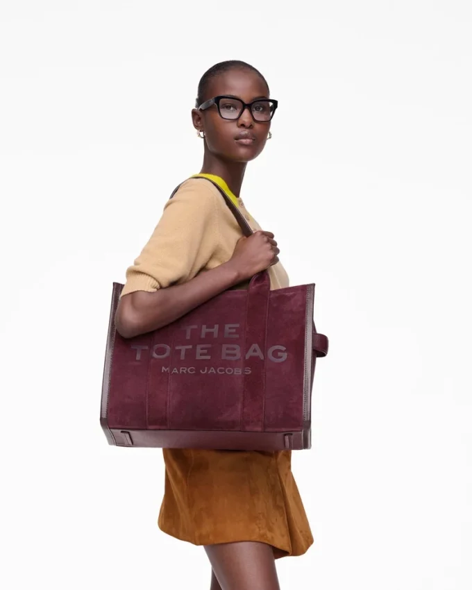 The large Tote Bag made of suede The large Tote Bag made of suede