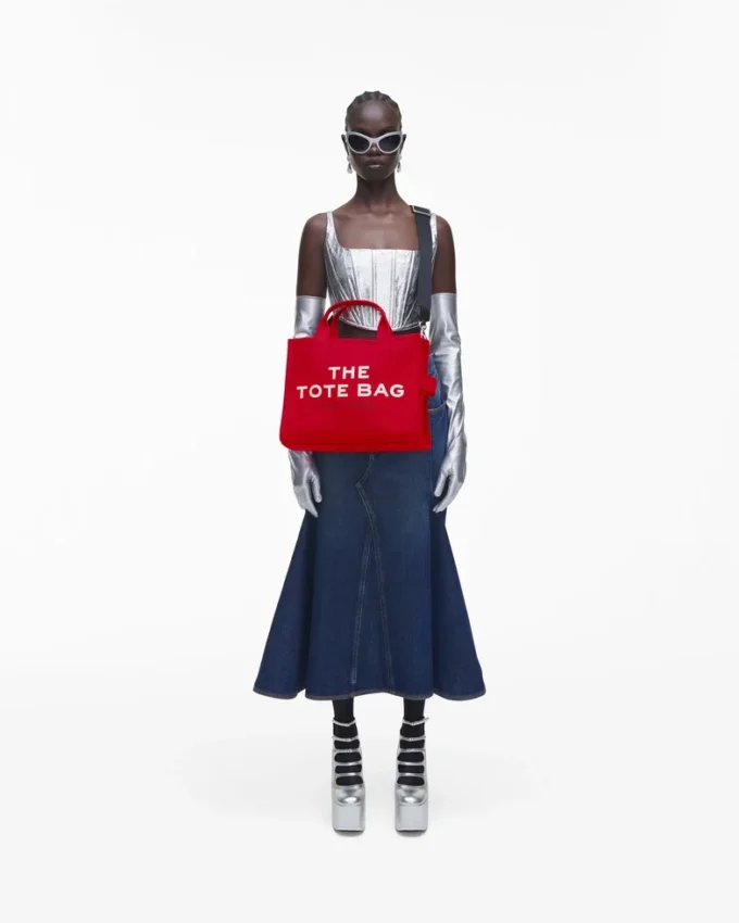 The medium-sized Canvas Tote Bag The medium-sized Canvas Tote Bag