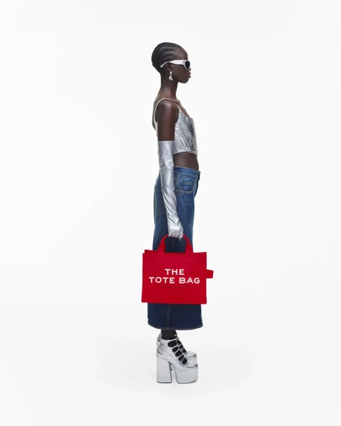 The medium-sized Canvas Tote Bag The medium-sized Canvas Tote Bag