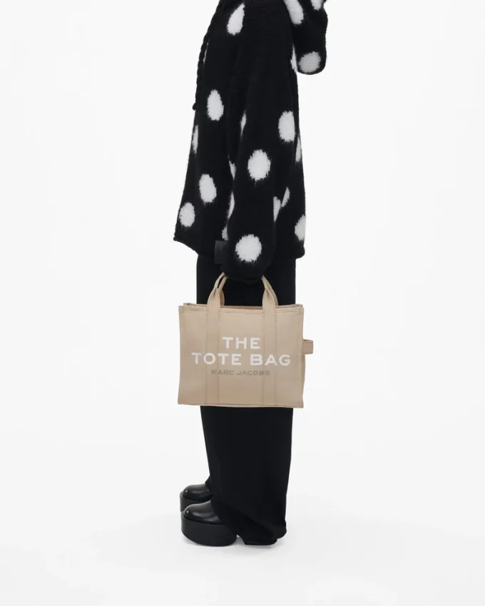 The medium-sized Canvas Tote Bag The medium-sized Canvas Tote Bag