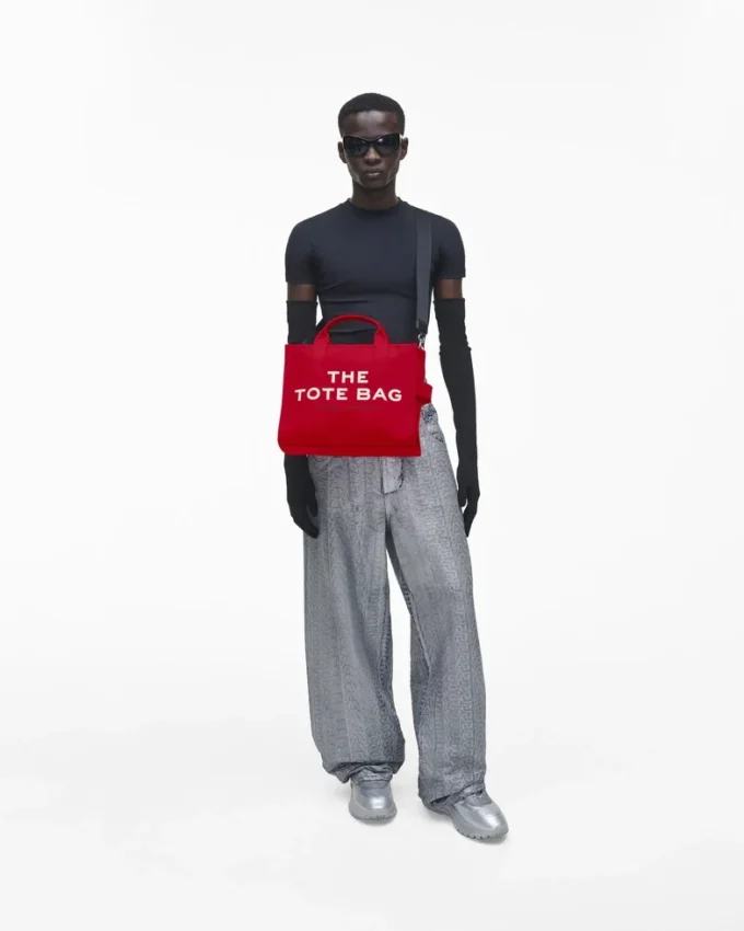 The medium-sized Canvas Tote Bag The medium-sized Canvas Tote Bag