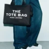 The medium-sized Canvas Tote Bag The medium-sized Canvas Tote Bag