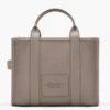 The medium-sized Tote Bag made of leather The medium-sized Tote Bag made of leather
